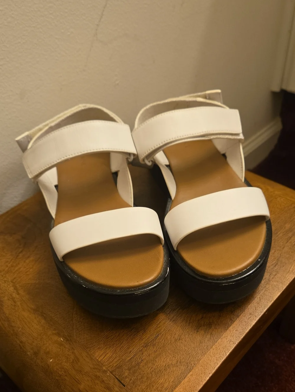 Everlane Women’s White Platform Sandals with Adjustable Straps